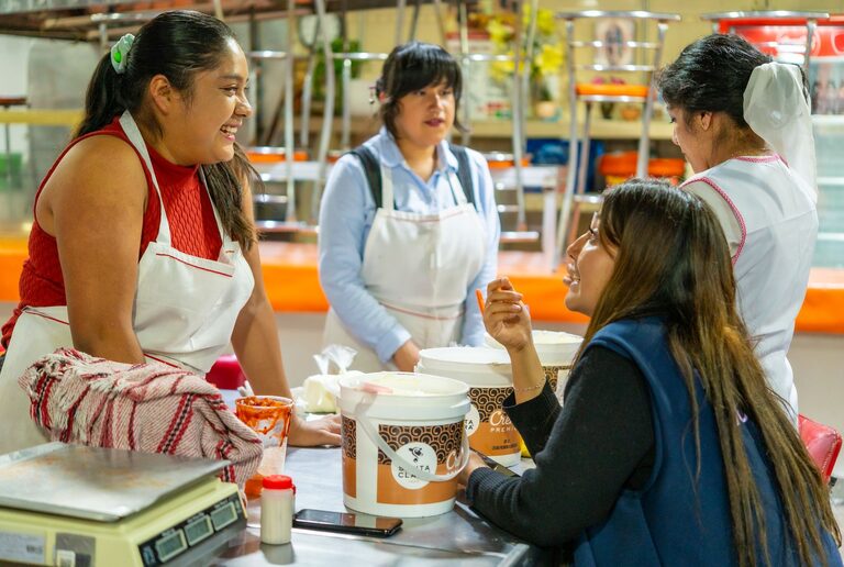 El auge de los talleres de cocina tradicional entre generaciones